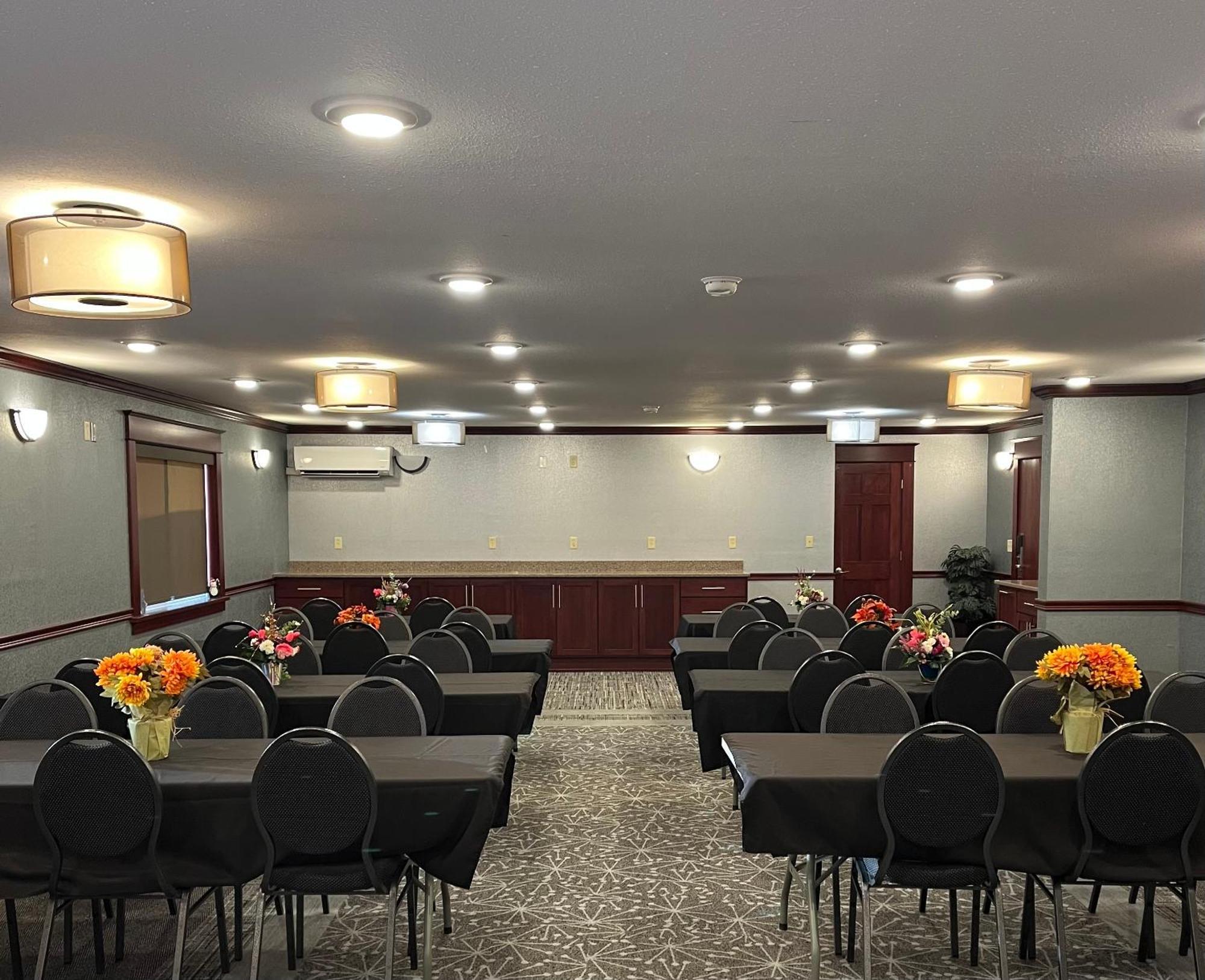Fireside Inn And Suites Devils Lake Eksteriør bilde