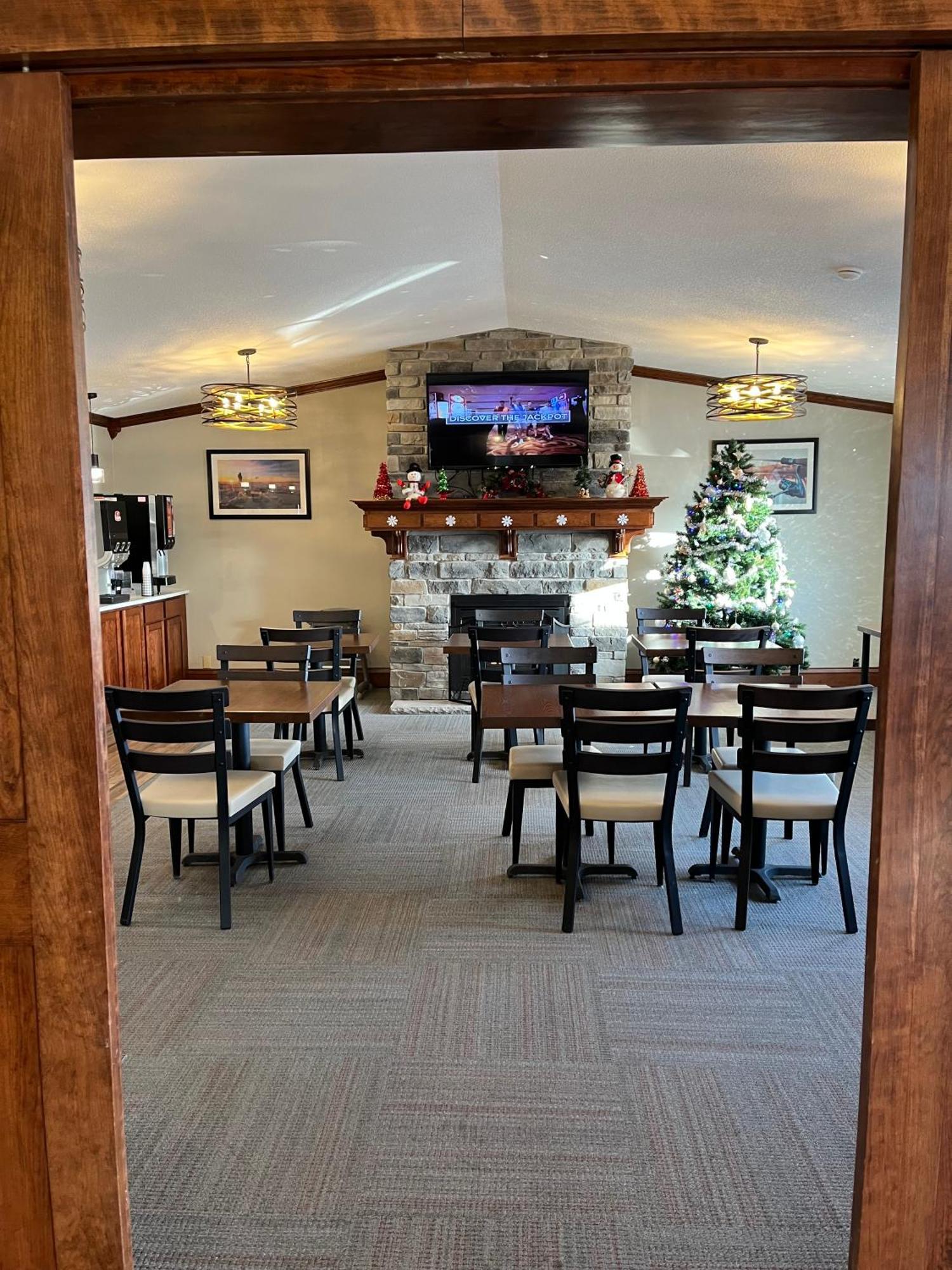 Fireside Inn And Suites Devils Lake Eksteriør bilde