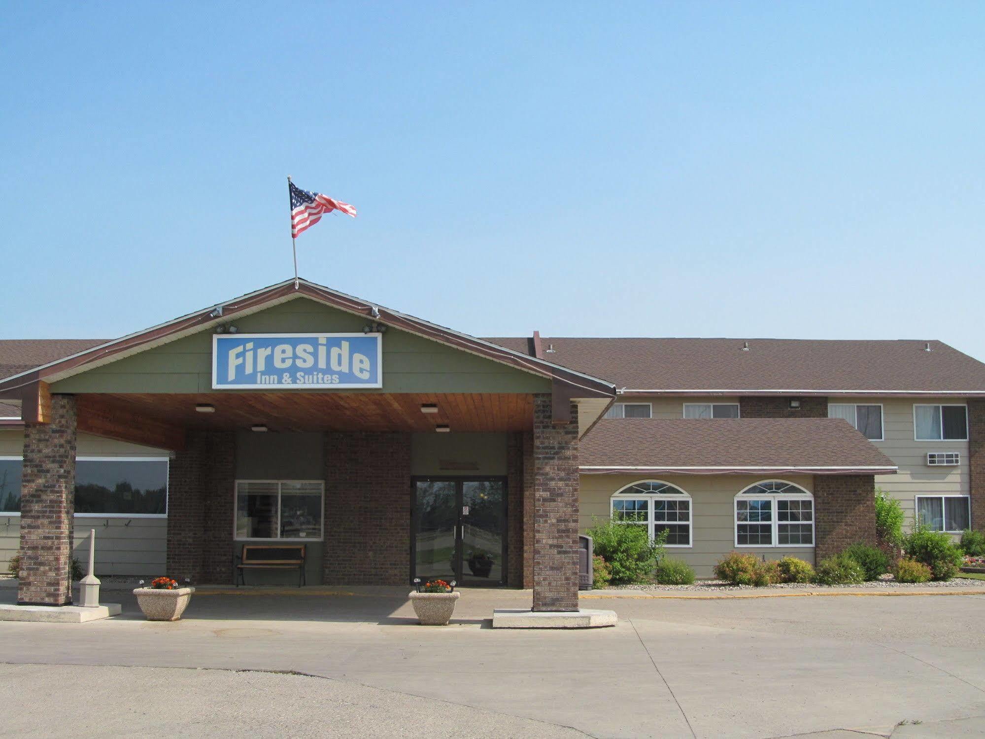 Fireside Inn And Suites Devils Lake Eksteriør bilde