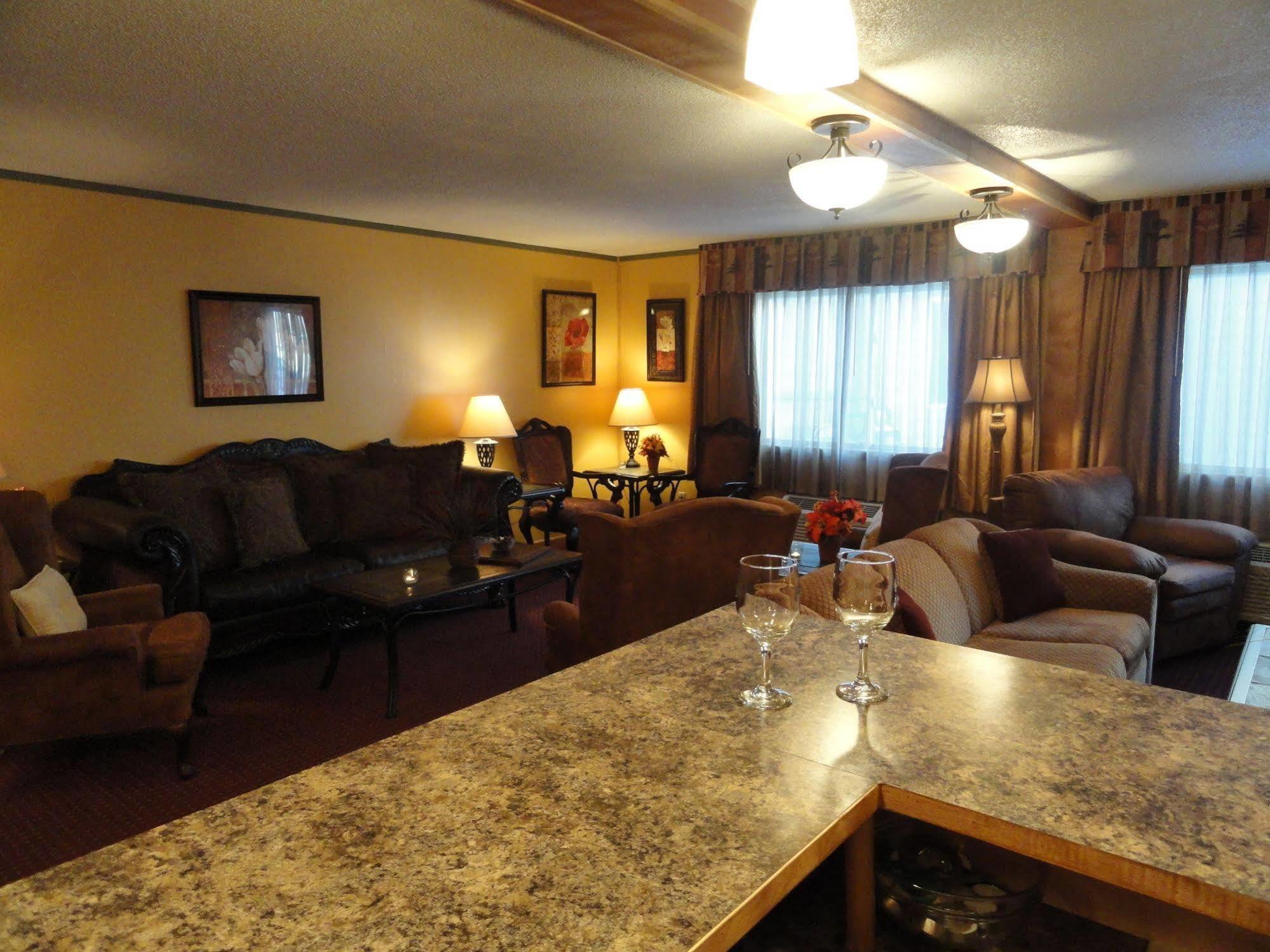 Fireside Inn And Suites Devils Lake Eksteriør bilde