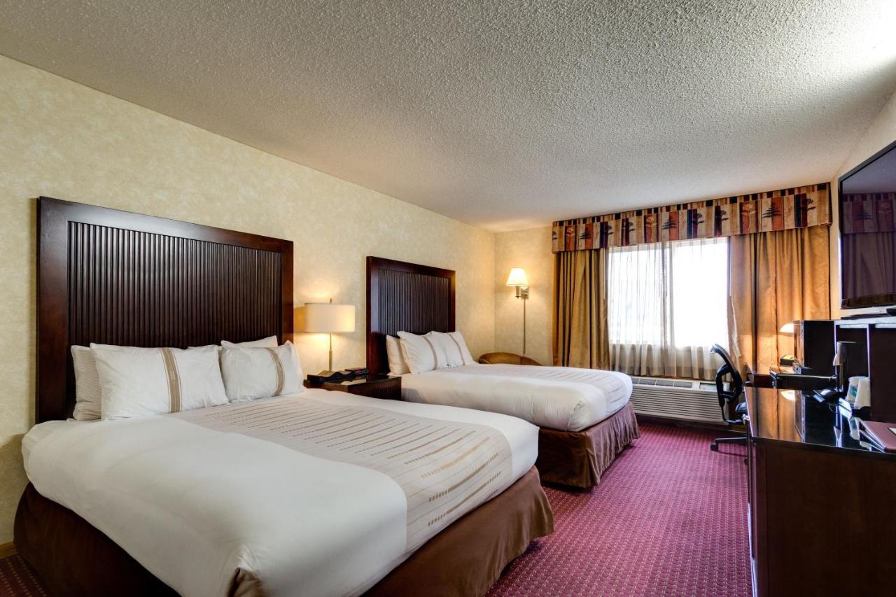 Fireside Inn And Suites Devils Lake Eksteriør bilde