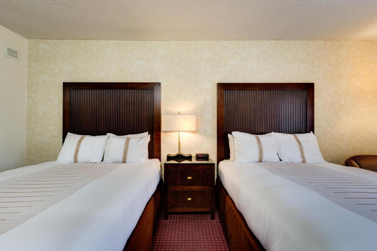 Fireside Inn And Suites Devils Lake Eksteriør bilde