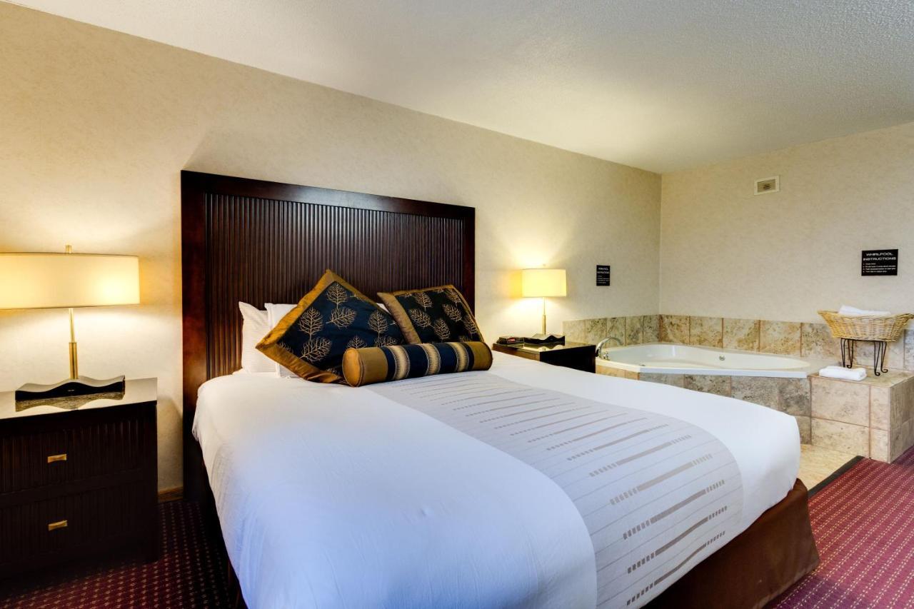 Fireside Inn And Suites Devils Lake Eksteriør bilde