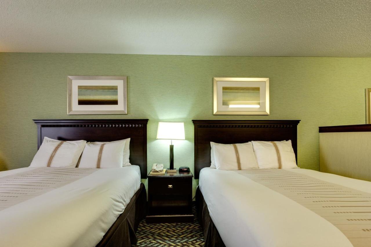 Fireside Inn And Suites Devils Lake Eksteriør bilde