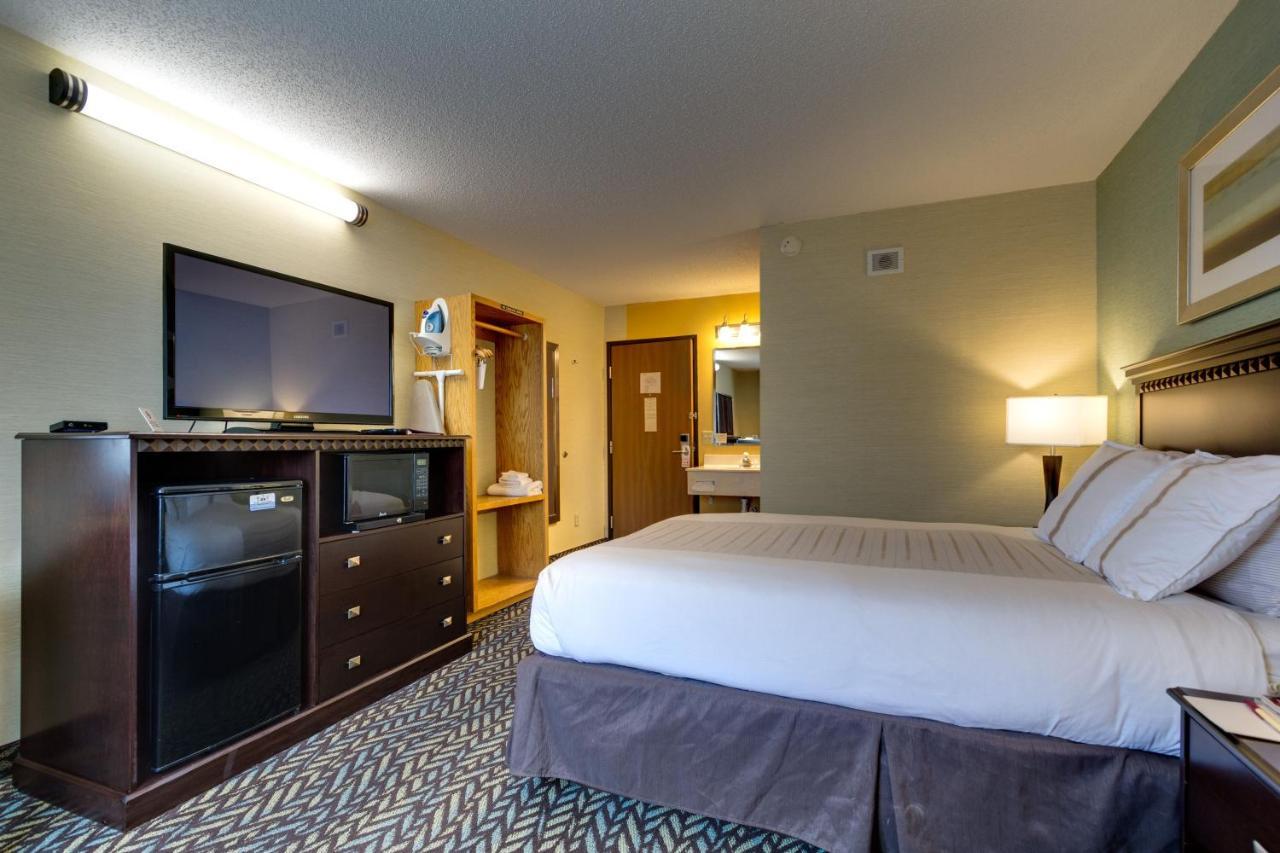 Fireside Inn And Suites Devils Lake Eksteriør bilde