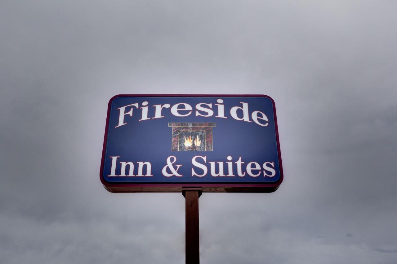 Fireside Inn And Suites Devils Lake Eksteriør bilde